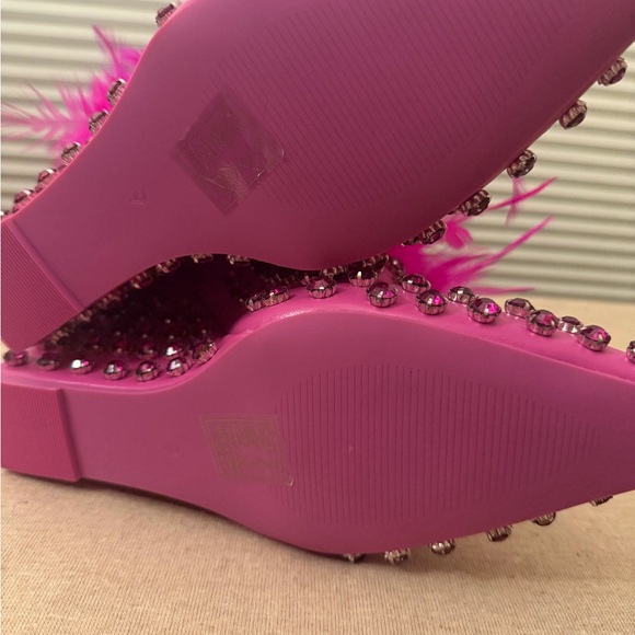 Azalea Wang fuchsia Pink Feathered & Rhinestone Embellished Mules NW - Picture 5 of 5